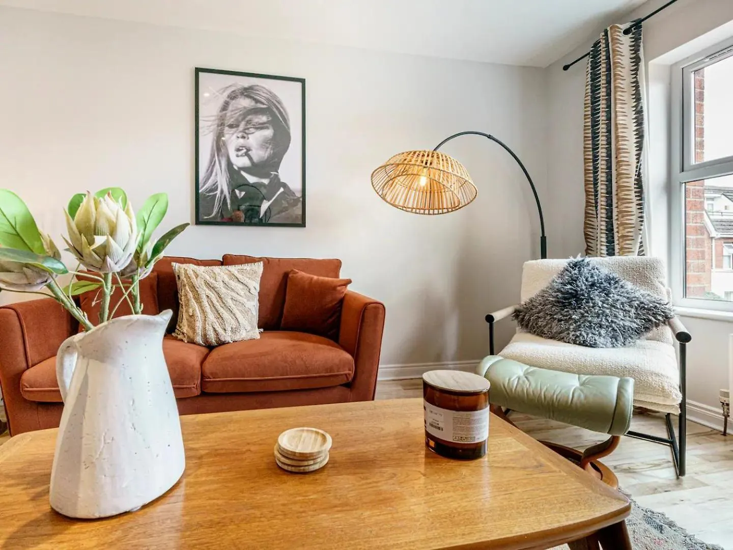 Pass The Keys Luxury Retreat Cafes And Shopping Queens Uni Belfast Apartment